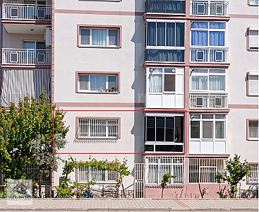 KARABAĞLAR'DA SİTE İÇERİSİNDE | EŞYALI | 125 M² 3+1 LÜKS DAİRE
